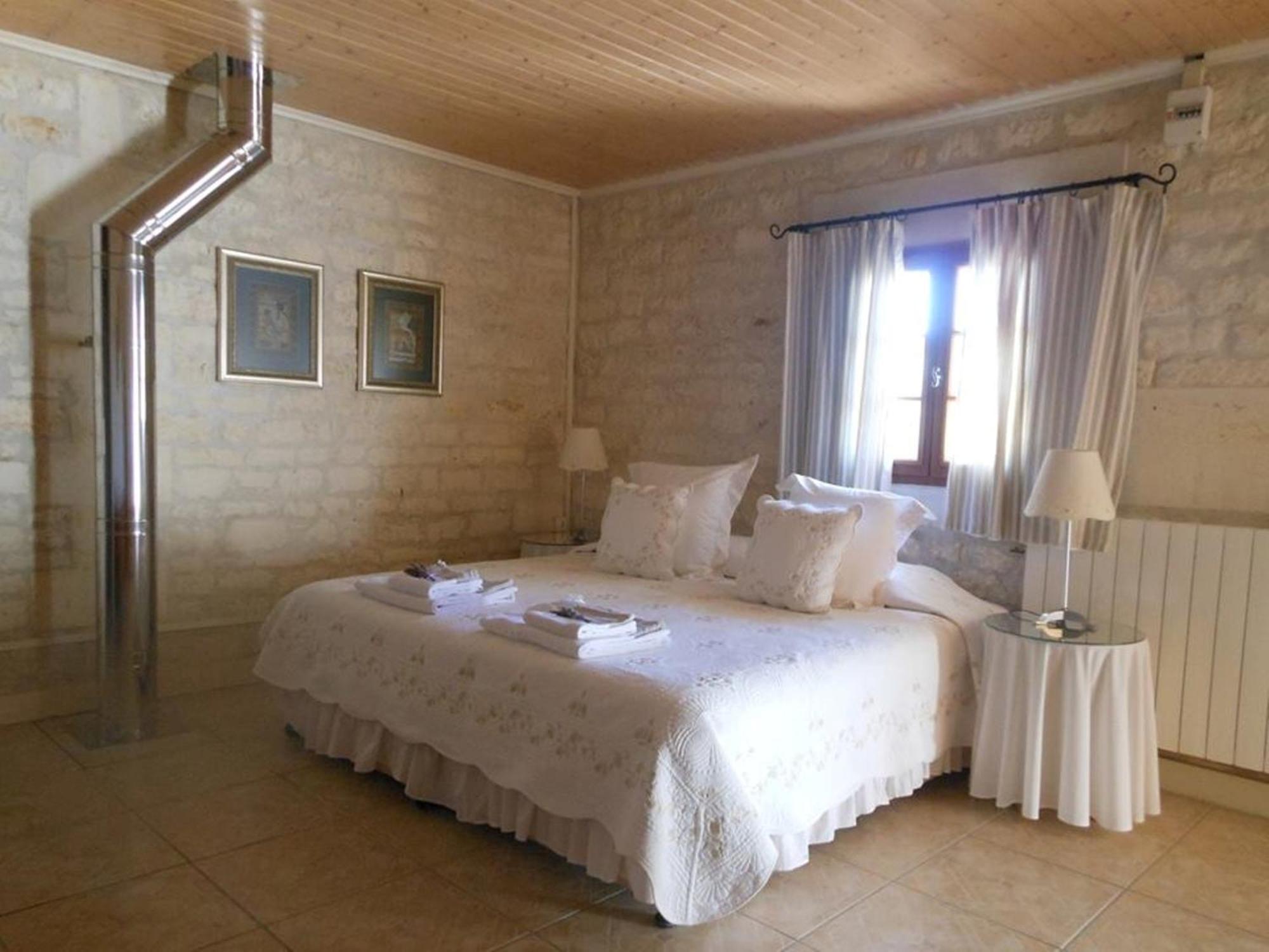 Bed and Breakfast La Cour Des Cloches Mainxe Exterior foto
