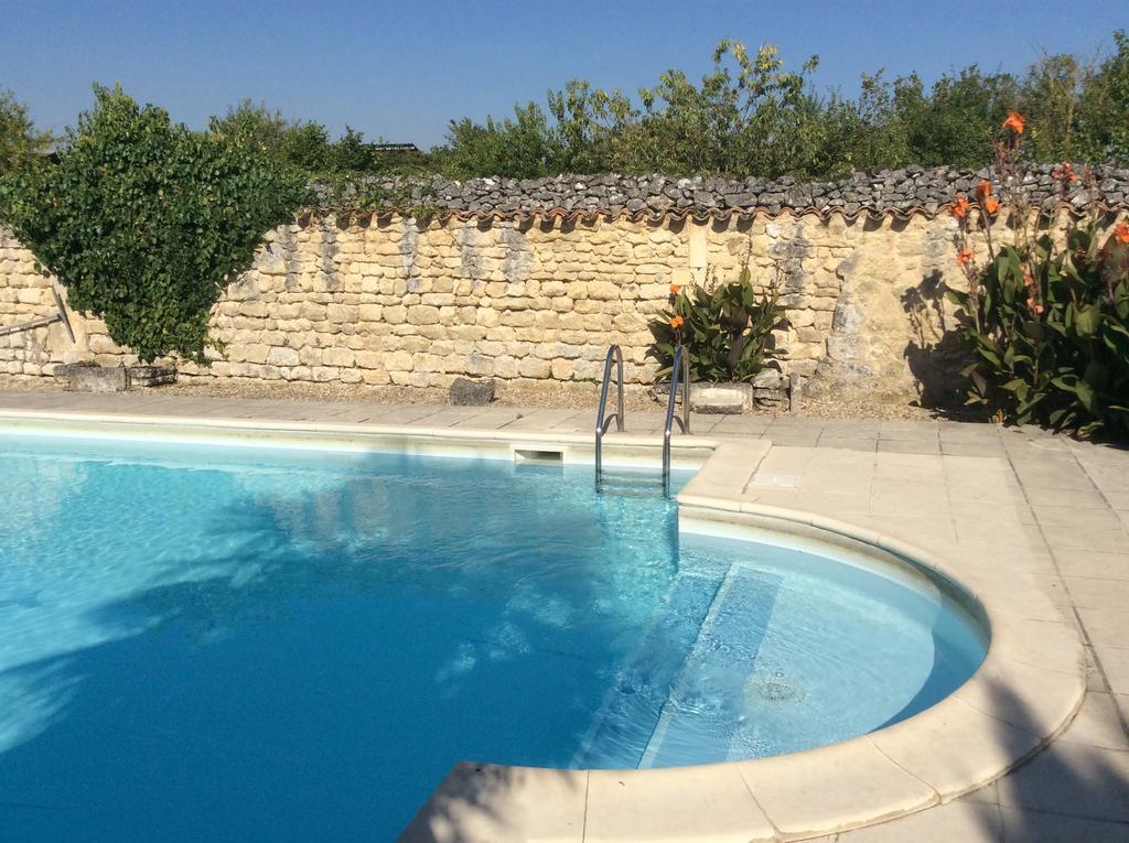 Bed and Breakfast La Cour Des Cloches Mainxe Exterior foto